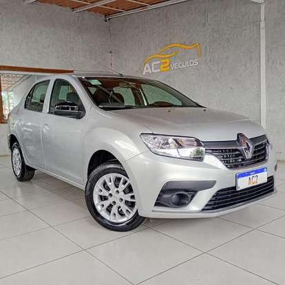 RENAULT-LOGAN-2022
