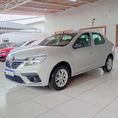 RENAULT-LOGAN-2022