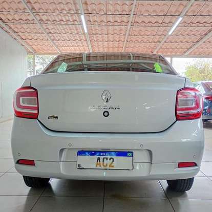 RENAULT-LOGAN-2022