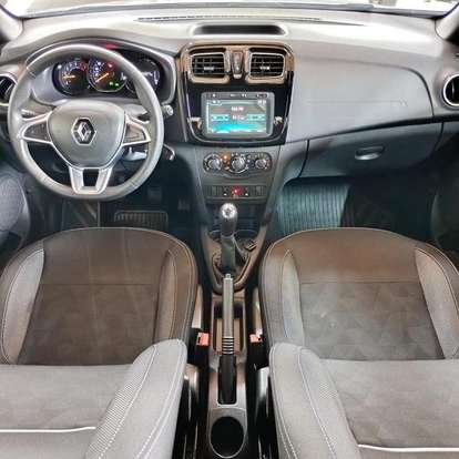 RENAULT-LOGAN-2022
