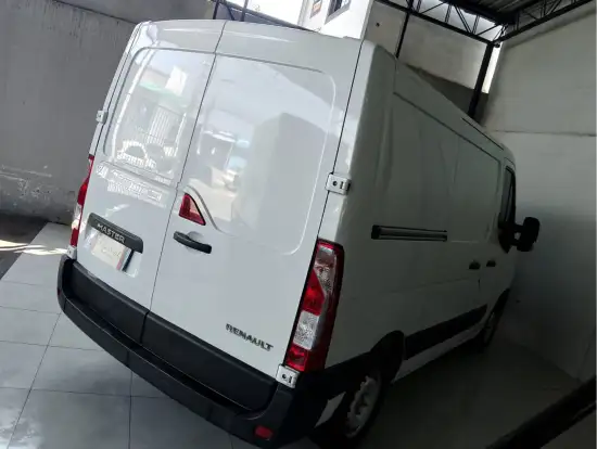 RENAULT-MASTER-2023