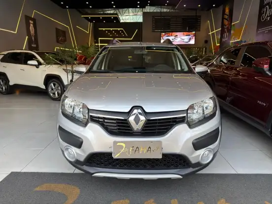 RENAULT-SANDERO-2017