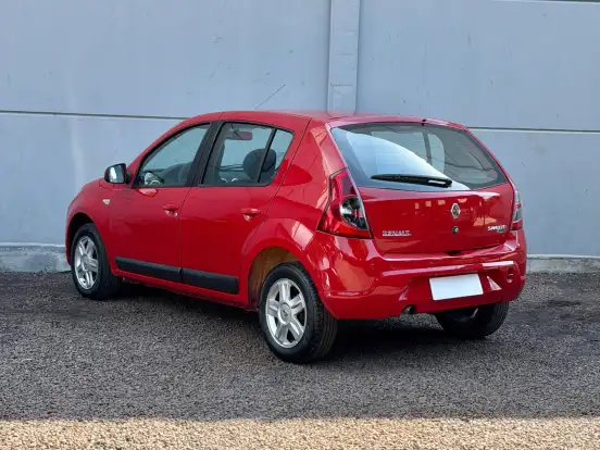 RENAULT-SANDERO-1.6 PRIVILÈGE 8V FLEX 4P MANUAL RENAULT-SANDERO-2010