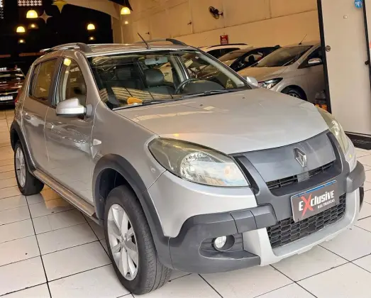RENAULT SANDERO 1.6 STEPWAY 16V FLEX 4P AUTOMÁTICO