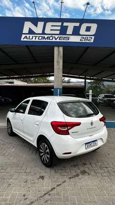RENAULT-SANDERO-2020