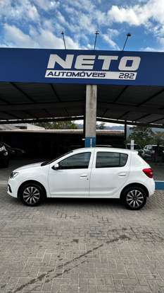RENAULT-SANDERO-2020
