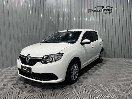 RENAULT-SANDERO-2017