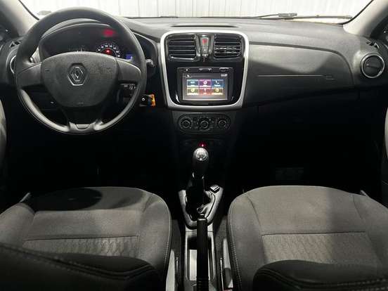 RENAULT-SANDERO-2017