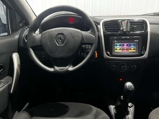 RENAULT-SANDERO-2017