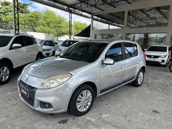 RENAULT SANDERO 1.6 PRIVILÉGE 16V FLEX 4P AUTOMÁTICO