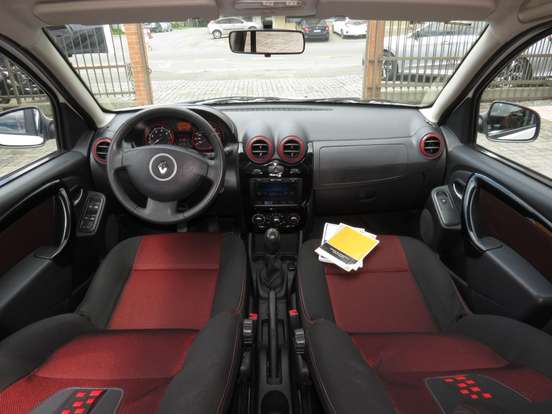 RENAULT-SANDERO-1.6 STEPWAY 16V FLEX 4P AUTOMÁTICO RENAULT-SANDERO-2013
