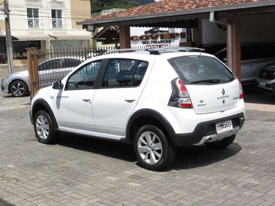 RENAULT-SANDERO-1.6 STEPWAY 16V FLEX 4P AUTOMÁTICO RENAULT-SANDERO-2013