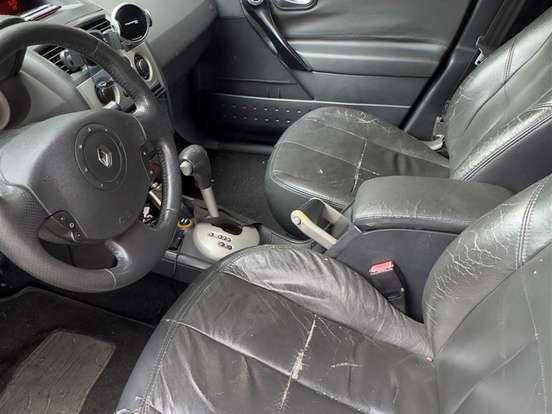 RENAULT-MEGANE-2.0 DYNAMIQUE SEDAN 16V GASOLINA 4P AUTOMÁTICO RENAULT-MEGANE-2007