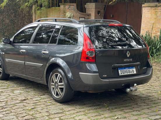 RENAULT-MEGANE-2.0 DYNAMIQUE SEDAN 16V GASOLINA 4P AUTOMÁTICO RENAULT-MEGANE-2007