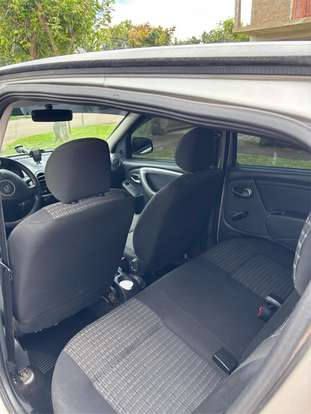 RENAULT-SANDERO-2013