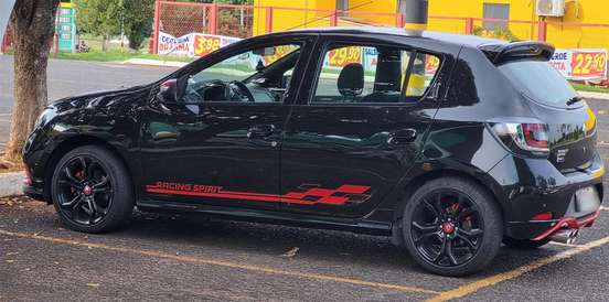 RENAULT-SANDERO-2017