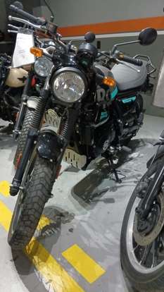 ROYAL ENFIELD-SCRAM 411-2023