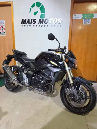 SUZUKI GSR 750 