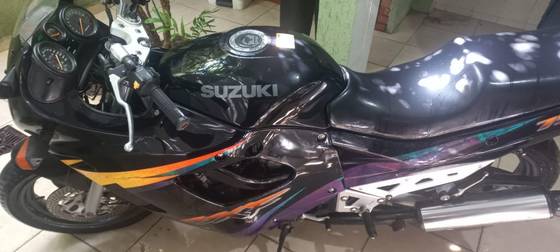 SUZUKI GSX 750 F 