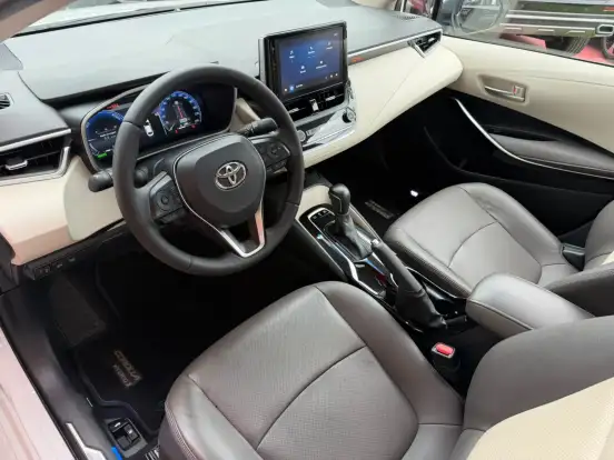 TOYOTA-COROLLA-2024