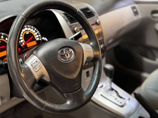 TOYOTA-COROLLA-2013