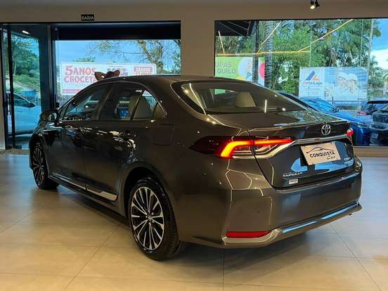 TOYOTA-COROLLA-2024