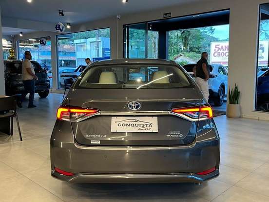 TOYOTA-COROLLA-2024