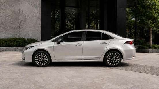 TOYOTA-COROLLA-2024