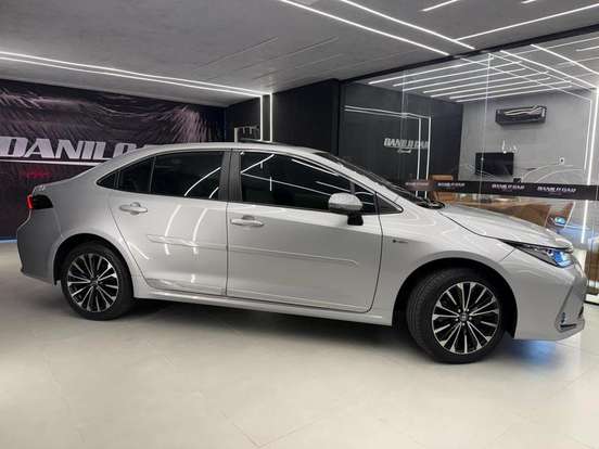 TOYOTA-COROLLA-2025