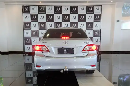 TOYOTA-COROLLA-2012