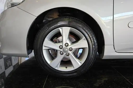 TOYOTA-COROLLA-2012