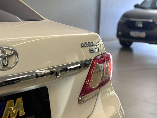 TOYOTA-COROLLA-2.0 ALTIS 16V FLEX 4P AUTOMÁTICO TOYOTA-COROLLA-2012
