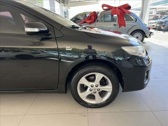 TOYOTA-COROLLA-2011