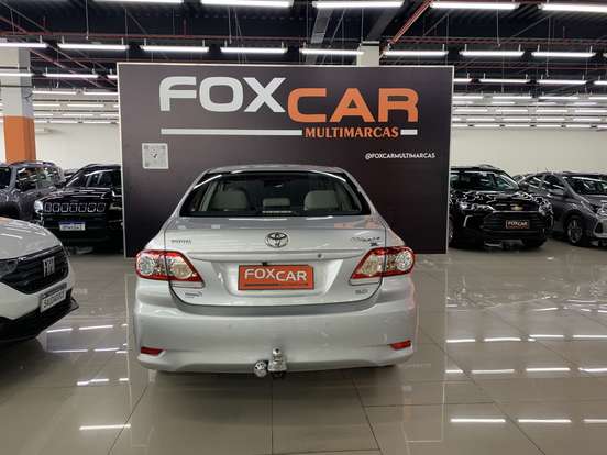 TOYOTA-COROLLA-2011