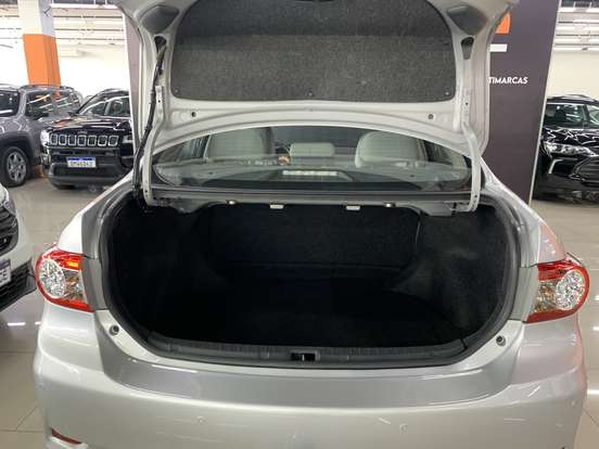 TOYOTA-COROLLA-2011