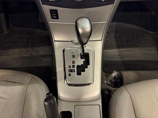 TOYOTA-COROLLA-2013