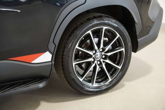 TOYOTA-COROLLA CROSS-2024