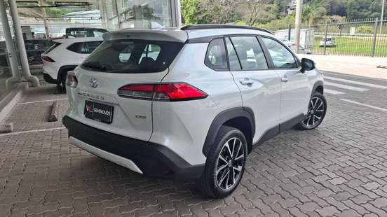 TOYOTA-COROLLA CROSS-2024