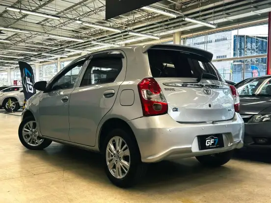 TOYOTA-ETIOS-2017