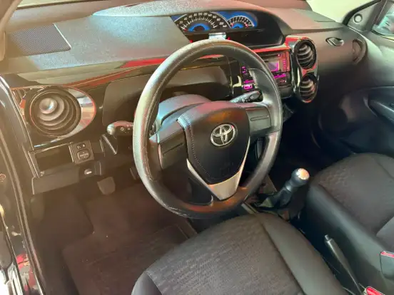 TOYOTA-ETIOS-2015