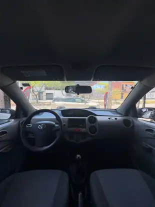 TOYOTA-ETIOS-2012