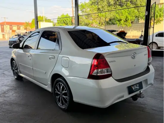 TOYOTA-ETIOS-1.5 PLATINUM 16V FLEX 4P AUTOMÁTICO TOYOTA-ETIOS-2017