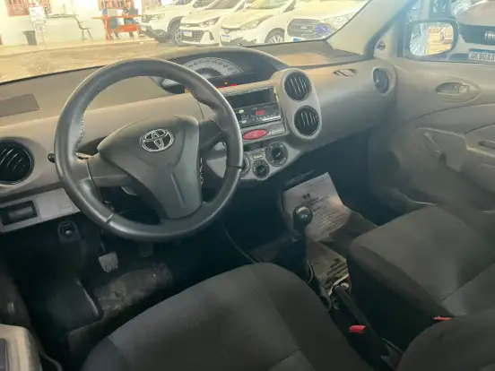 TOYOTA-ETIOS-1.5 X SEDAN 16V FLEX 4P MANUAL TOYOTA-ETIOS-2013