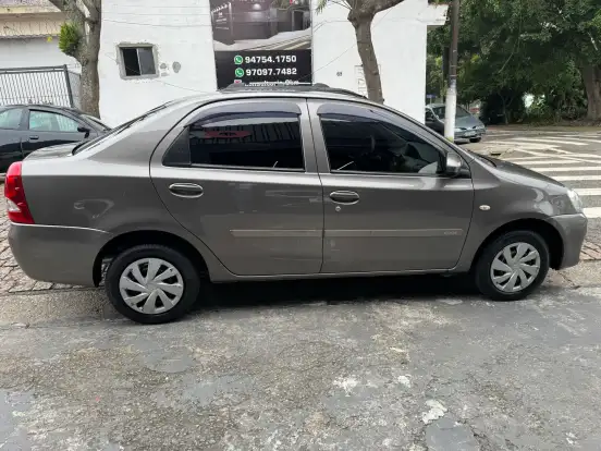 TOYOTA-ETIOS-1.5 X SEDAN 16V FLEX 4P MANUAL TOYOTA-ETIOS-2016
