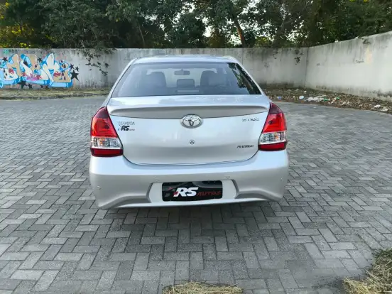 TOYOTA-ETIOS-2016
