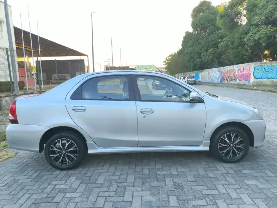 TOYOTA-ETIOS-2016