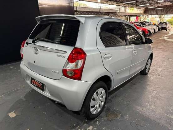 TOYOTA-ETIOS-2016