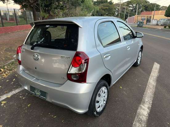 TOYOTA-ETIOS-2018