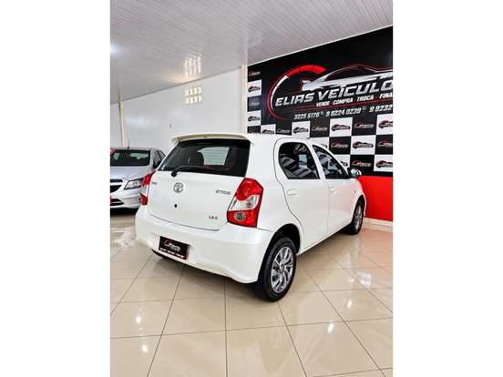 TOYOTA-ETIOS-2017