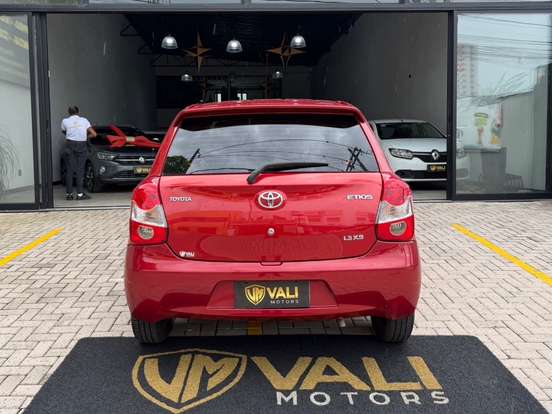 TOYOTA-ETIOS-1.3 XS 16V FLEX 4P MANUAL TOYOTA-ETIOS-2013